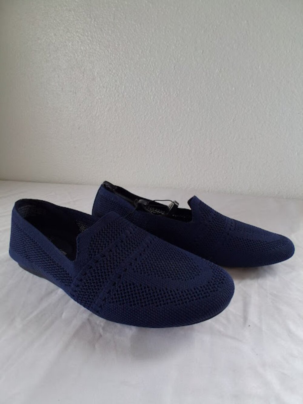 Time and Tru women's size 8.5 navy blue memory foam knit loafer